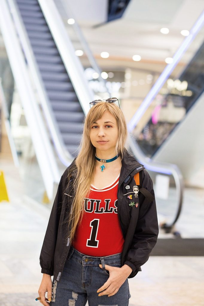 young woman, woman, shopping, the airport, shop, shopping center, buyer, tourism, blonde, journey, architecture